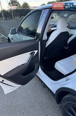 Внедорожник / Кроссовер Tesla Model Y 2020 в 