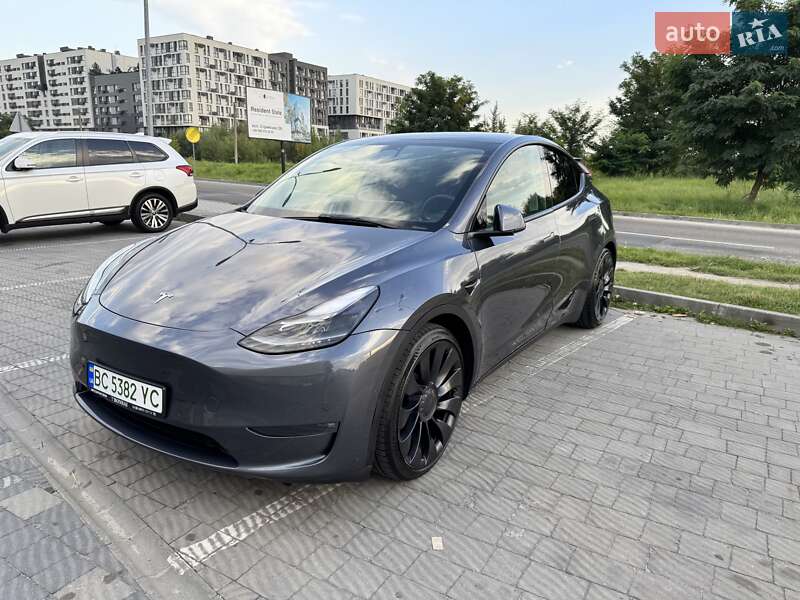 Позашляховик / Кросовер Tesla Model Y 2022 в Львові