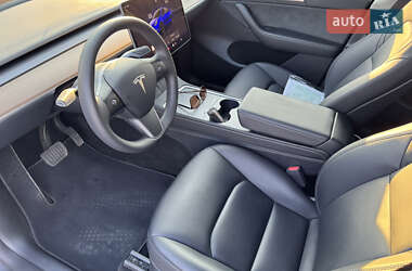 Позашляховик / Кросовер Tesla Model Y 2023 в 