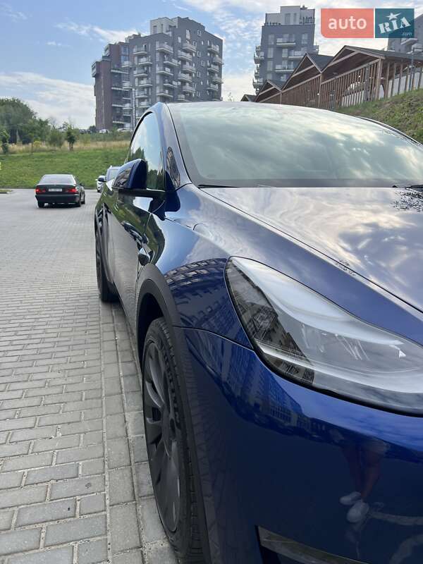 Внедорожник / Кроссовер Tesla Model Y 2023 в Львове