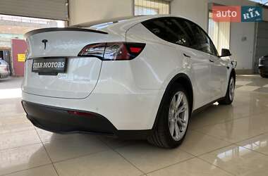 Позашляховик / Кросовер Tesla Model Y 2021 в 