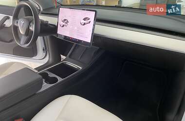 Позашляховик / Кросовер Tesla Model Y 2021 в 
