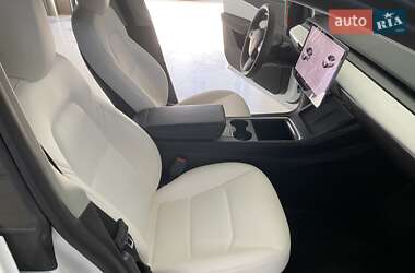 Позашляховик / Кросовер Tesla Model Y 2021 в 