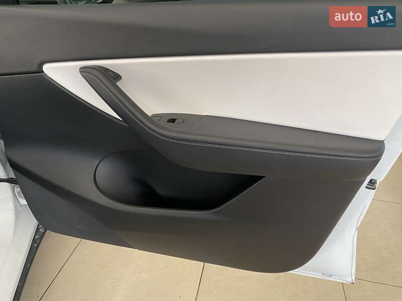 Внедорожник / Кроссовер Tesla Model Y 2021 в Одессе фото 42 Внедорожник / Кроссовер Tesla Model Y 2021 в Одессе