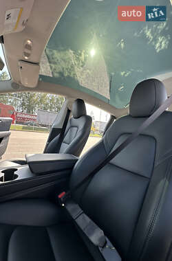 Позашляховик / Кросовер Tesla Model Y 2023 в 
