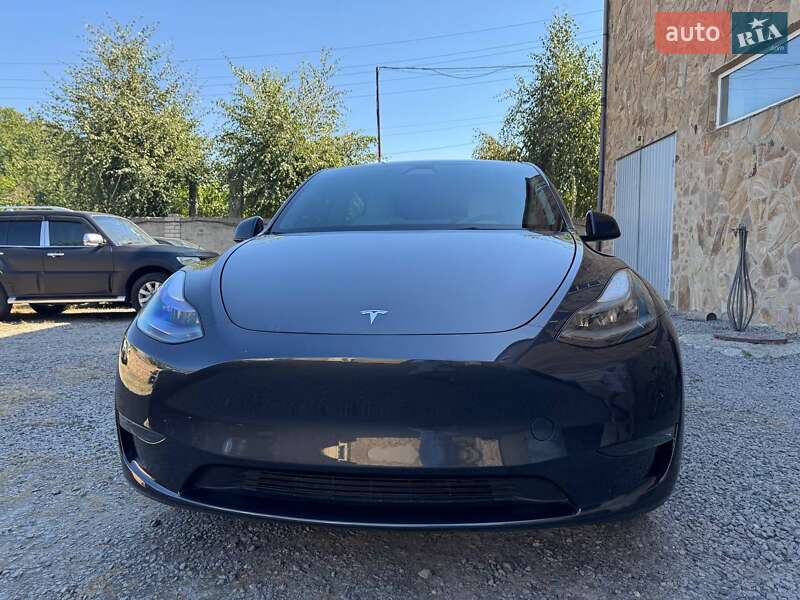 Внедорожник / Кроссовер Tesla Model Y 2024 в Киеве