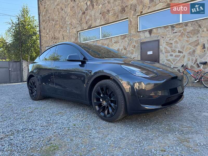Внедорожник / Кроссовер Tesla Model Y 2024 в Киеве