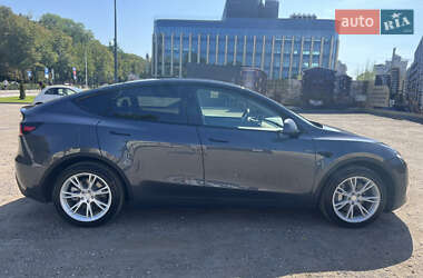 Внедорожник / Кроссовер Tesla Model Y 2023 в 
