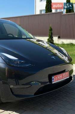 Внедорожник / Кроссовер Tesla Model Y 2024 в 