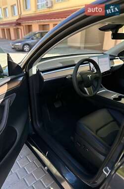 Внедорожник / Кроссовер Tesla Model Y 2024 в 