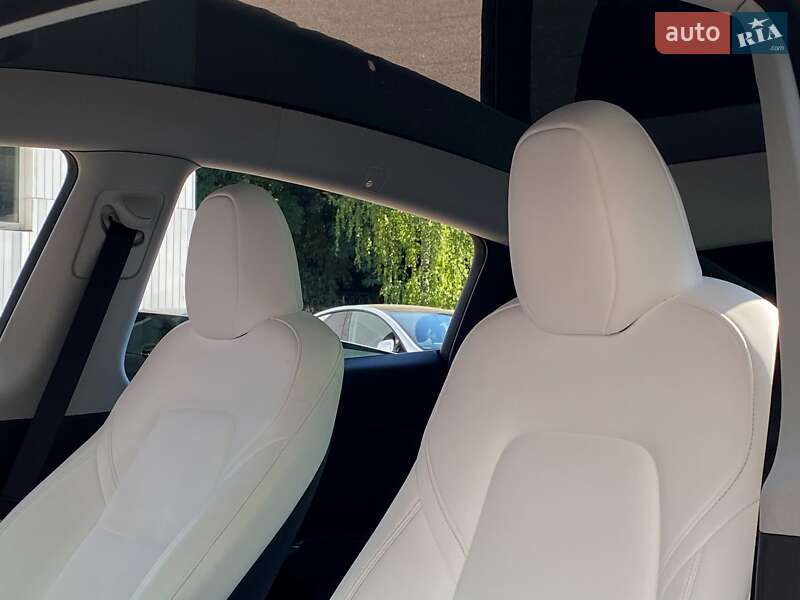 Позашляховик / Кросовер Tesla Model Y 2023 в Києві