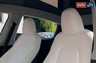 Позашляховик / Кросовер Tesla Model Y 2023 в 