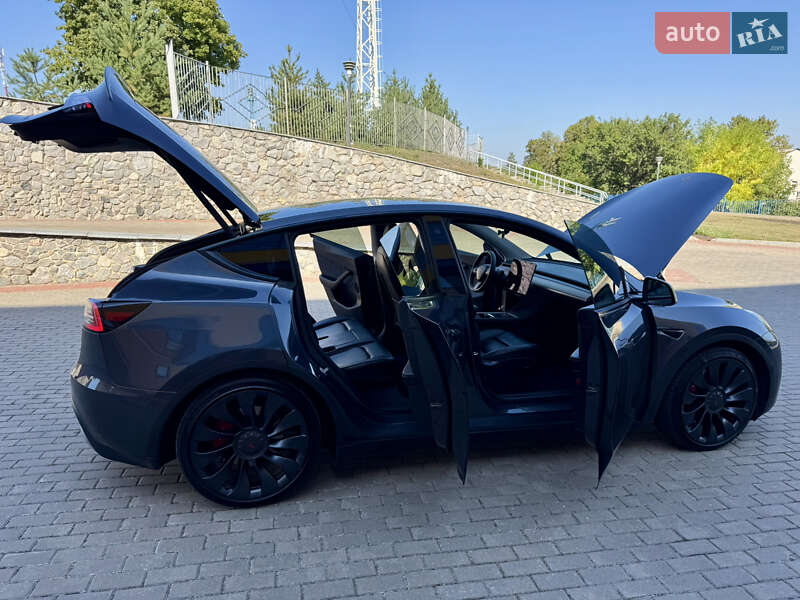 Позашляховик / Кросовер Tesla Model Y 2021 в Харкові фото 26 Позашляховик / Кросовер Tesla Model Y 2021 в Харкові