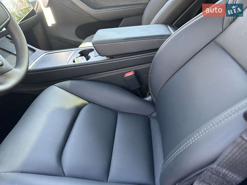 Позашляховик / Кросовер Tesla Model Y 2024 в Вінниці
