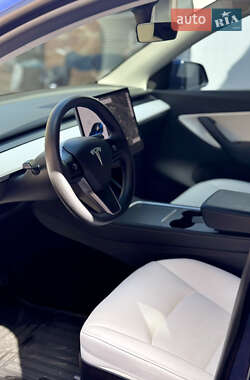 Внедорожник / Кроссовер Tesla Model Y 2021 в 