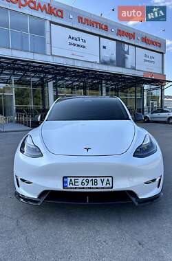 Позашляховик / Кросовер Tesla Model Y 2022 в 