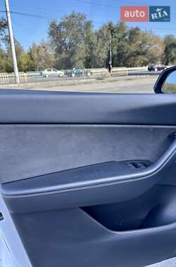 Позашляховик / Кросовер Tesla Model Y 2022 в 