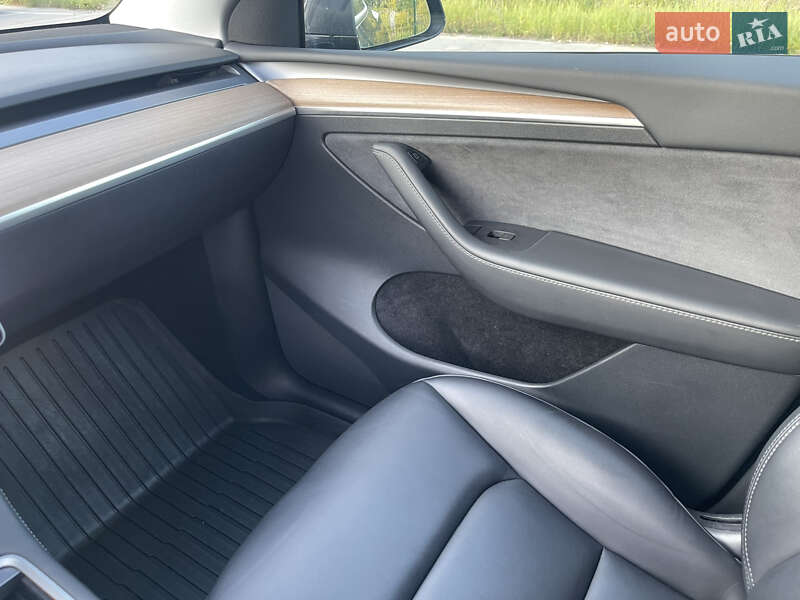 Позашляховик / Кросовер Tesla Model Y 2022 в Києві