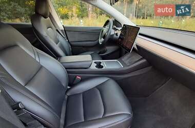 Позашляховик / Кросовер Tesla Model Y 2021 в 