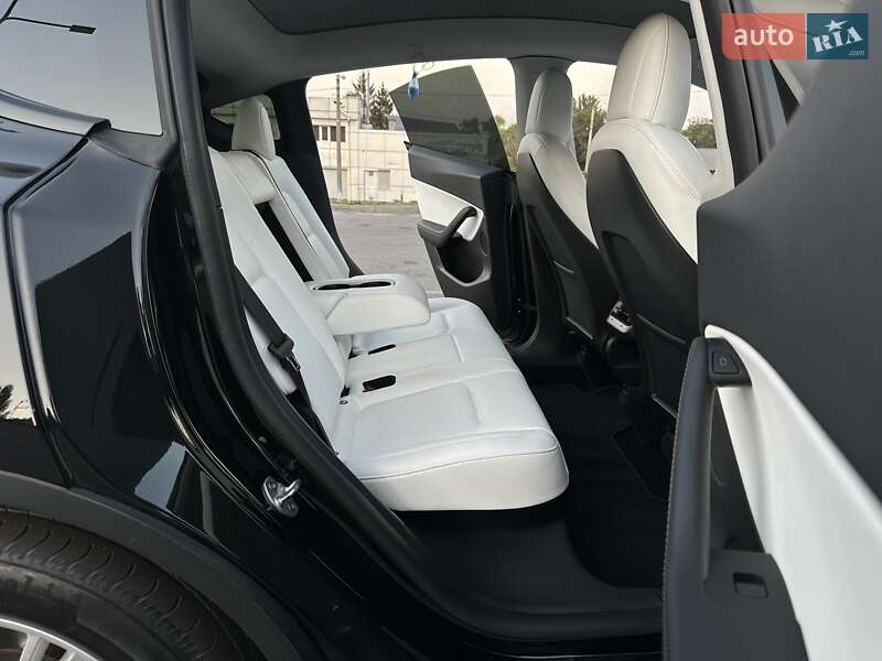 Позашляховик / Кросовер Tesla Model Y 2022 в Кам'янському