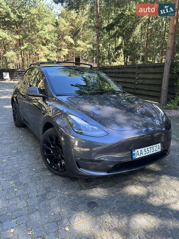 Внедорожник / Кроссовер Tesla Model Y 2023 в Киеве