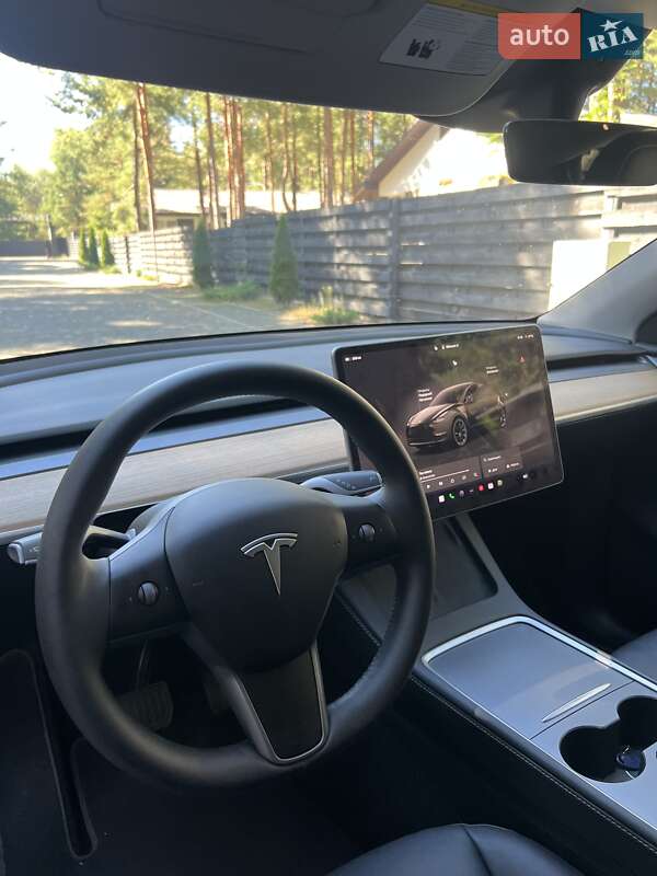 Внедорожник / Кроссовер Tesla Model Y 2023 в Киеве