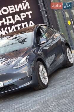Позашляховик / Кросовер Tesla Model Y 2023 в 