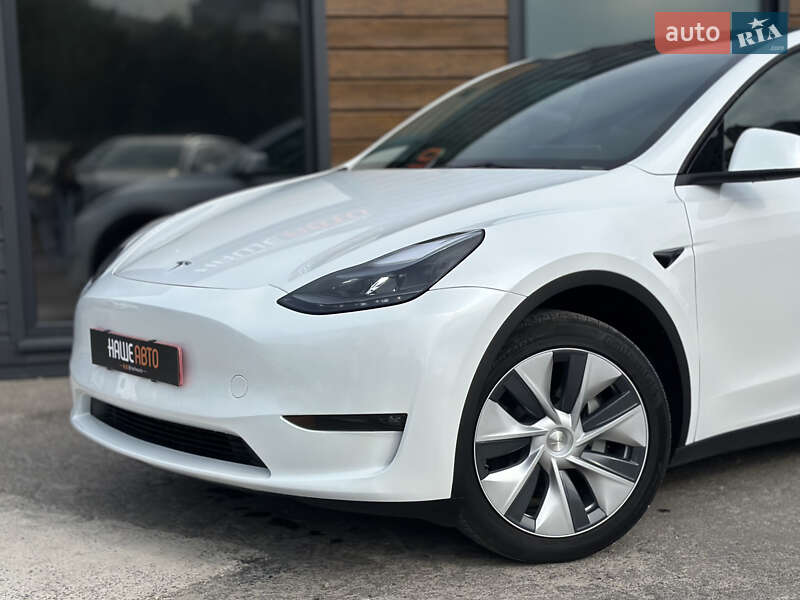 Позашляховик / Кросовер Tesla Model Y 2023 в Шептицькому
