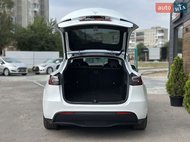 Позашляховик / Кросовер Tesla Model Y 2023 в Шептицькому