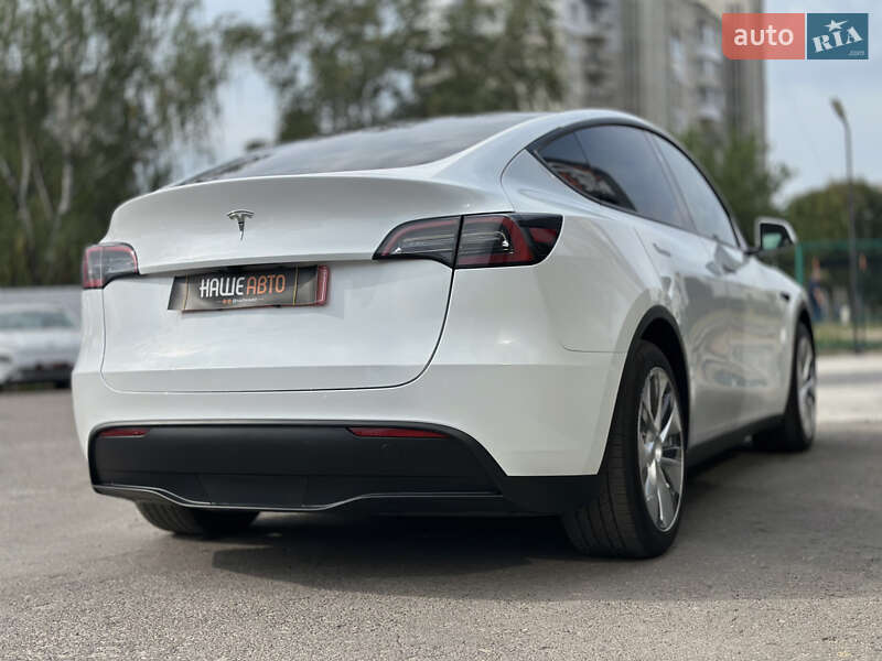 Позашляховик / Кросовер Tesla Model Y 2023 в Шептицькому