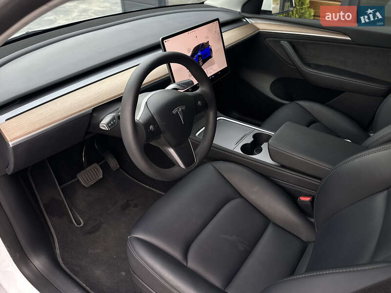 Позашляховик / Кросовер Tesla Model Y 2023 в Шептицькому