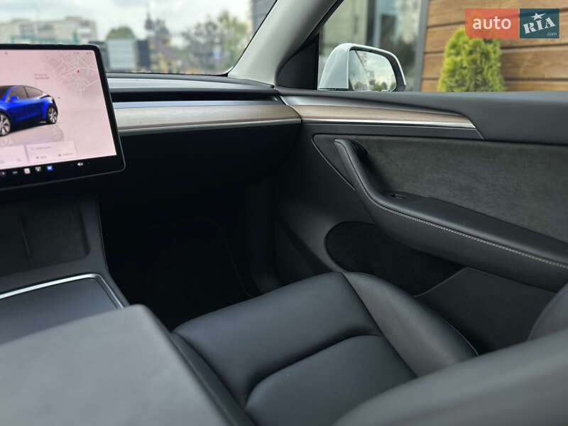 Позашляховик / Кросовер Tesla Model Y 2023 в Шептицькому