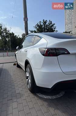 Позашляховик / Кросовер Tesla Model Y 2022 в 