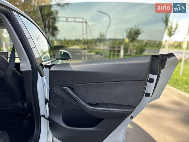 Позашляховик / Кросовер Tesla Model Y 2021 в Краматорську