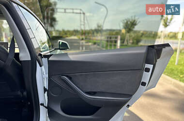 Позашляховик / Кросовер Tesla Model Y 2021 в 