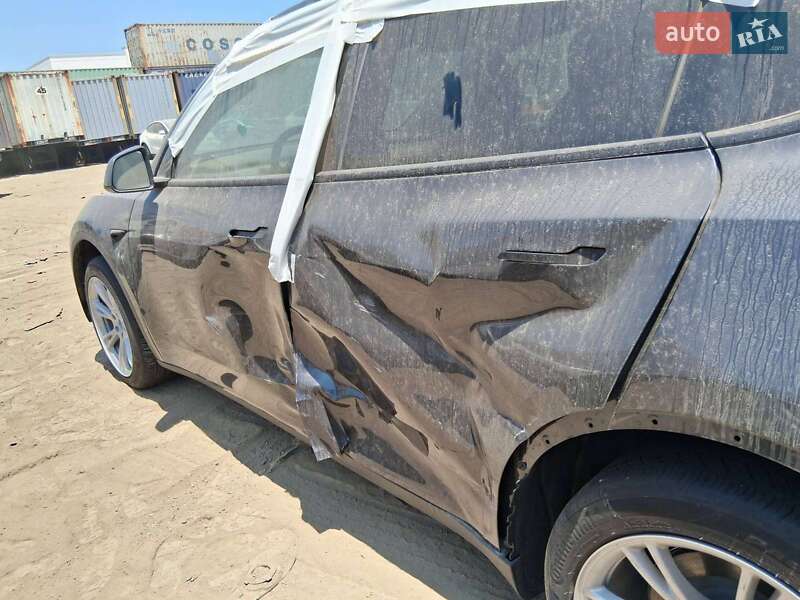 Позашляховик / Кросовер Tesla Model Y 2024 в Києві