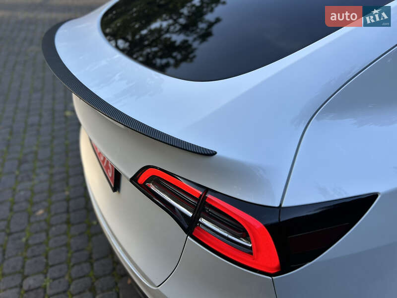 Внедорожник / Кроссовер Tesla Model Y 2022 в Львове