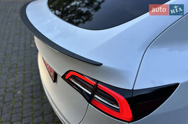 Позашляховик / Кросовер Tesla Model Y 2022 в  фото 8 Позашляховик / Кросовер Tesla Model Y 2022 в