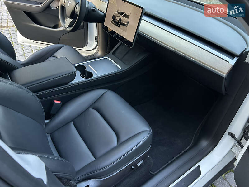 Внедорожник / Кроссовер Tesla Model Y 2022 в Львове