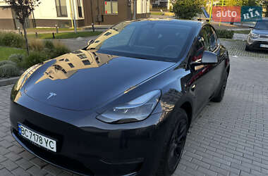 Позашляховик / Кросовер Tesla Model Y 2025 в Львові