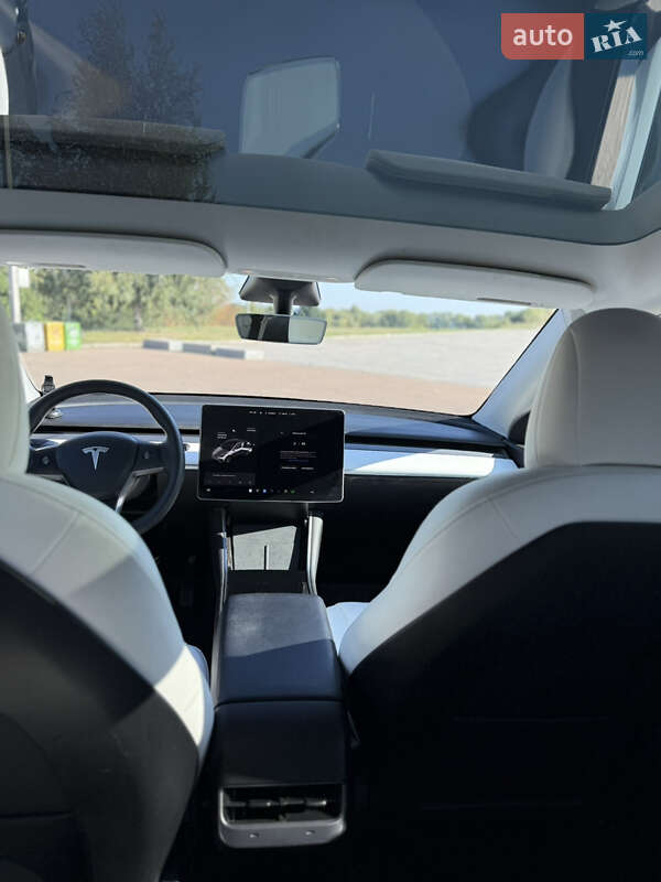 Внедорожник / Кроссовер Tesla Model Y 2021 в Черкассах