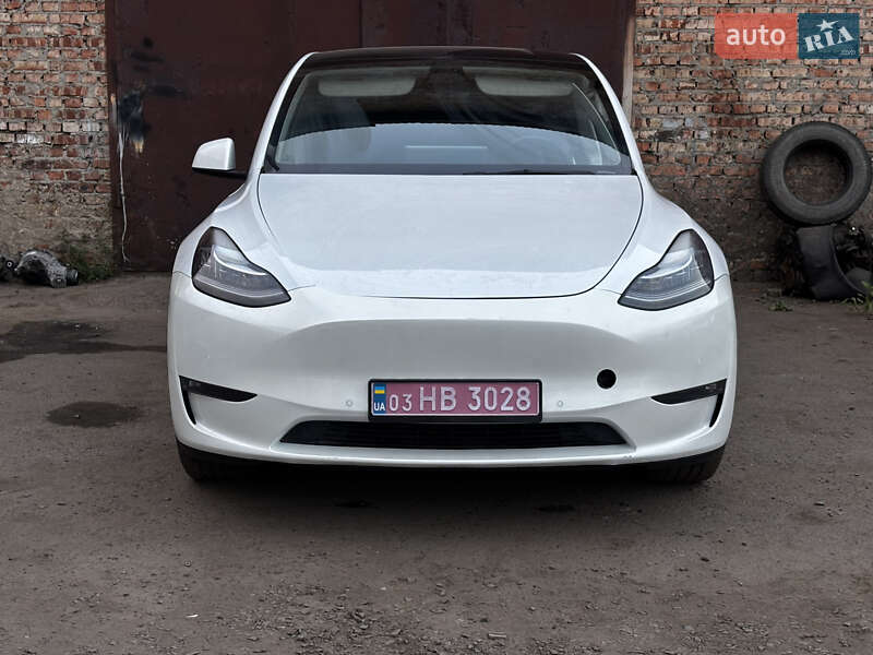 Tesla Model Y 2021