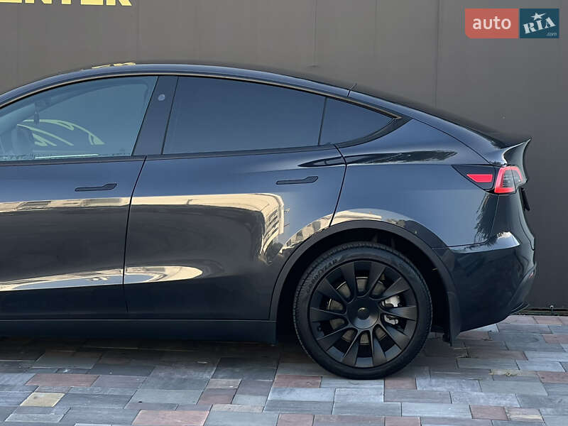 Позашляховик / Кросовер Tesla Model Y 2024 в Києві
