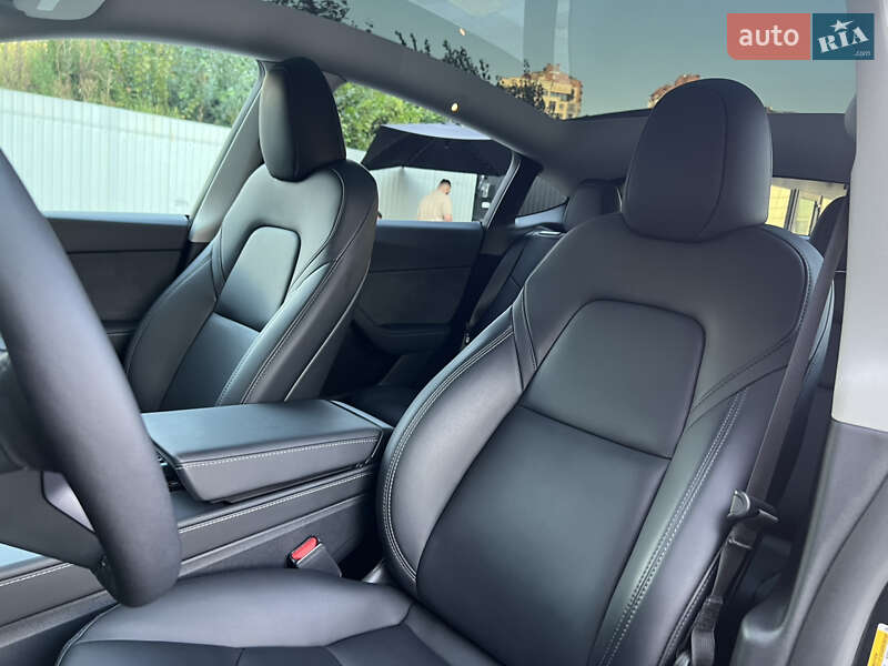 Позашляховик / Кросовер Tesla Model Y 2024 в Києві