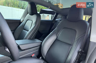 Внедорожник / Кроссовер Tesla Model Y 2024 в 