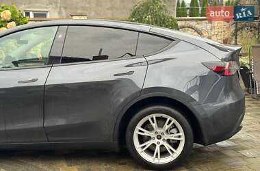 Позашляховик / Кросовер Tesla Model Y 2024 в 