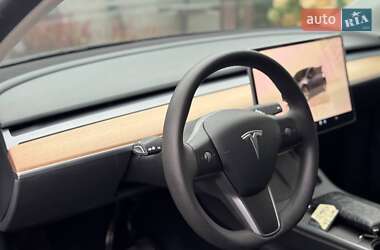 Позашляховик / Кросовер Tesla Model Y 2024 в 