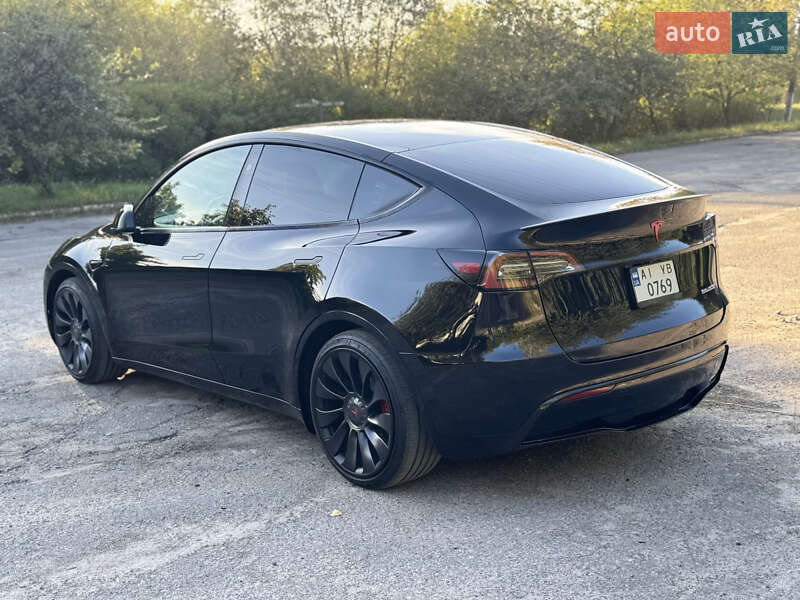 Позашляховик / Кросовер Tesla Model Y 2024 в Києві