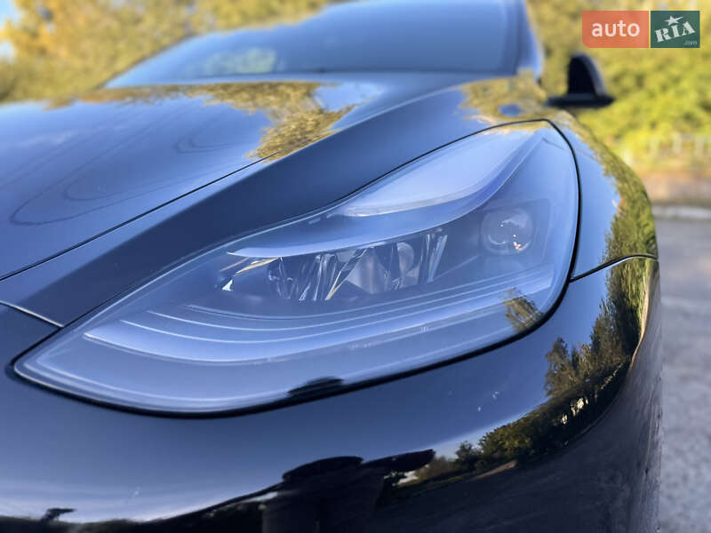 Позашляховик / Кросовер Tesla Model Y 2024 в Києві