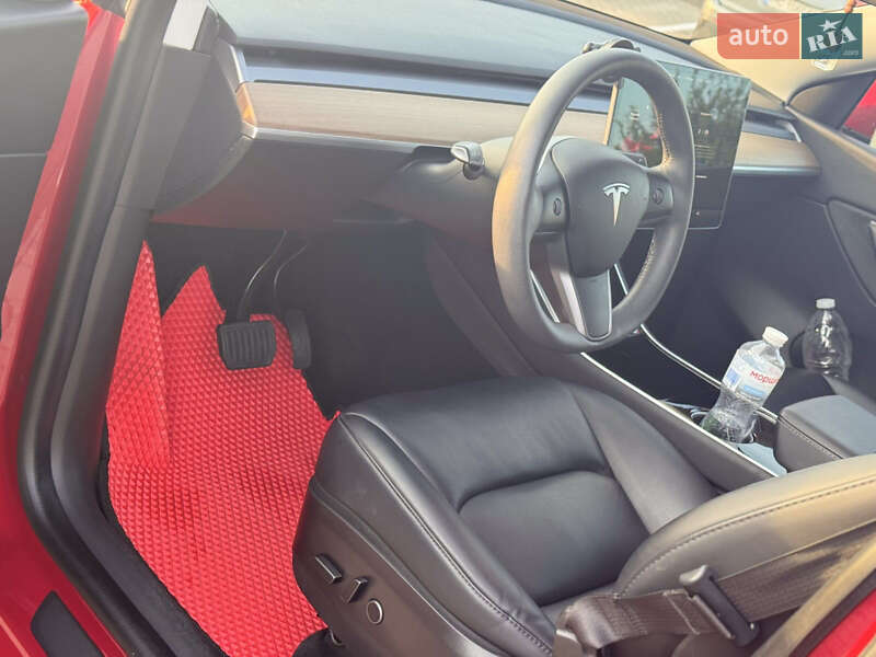 Внедорожник / Кроссовер Tesla Model Y 2021 в Львове